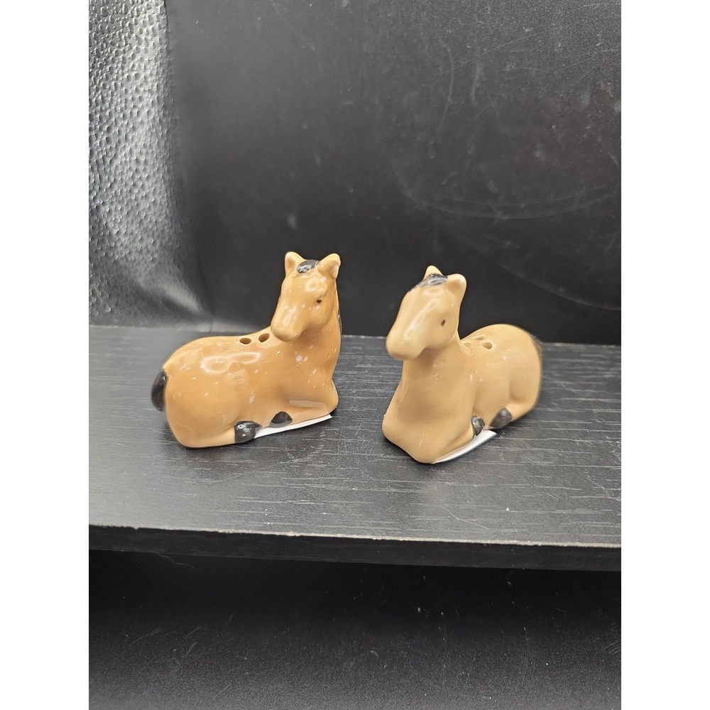 Cracker Barrel brown horse salt and pepper shakers